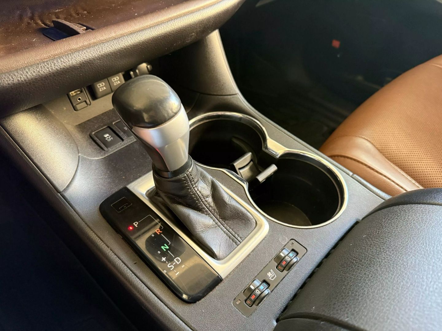 2018 Toyota Highlander - Image 29
