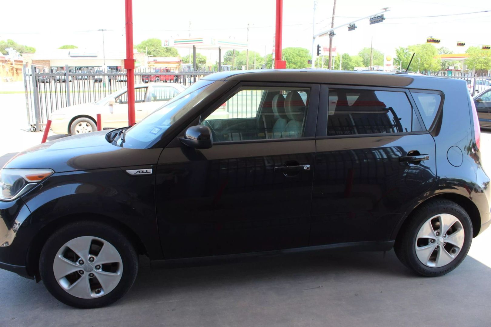 Used 2016 Kia Soul Base with VIN KNDJN2A25G7245301 for sale in Dallas, TX