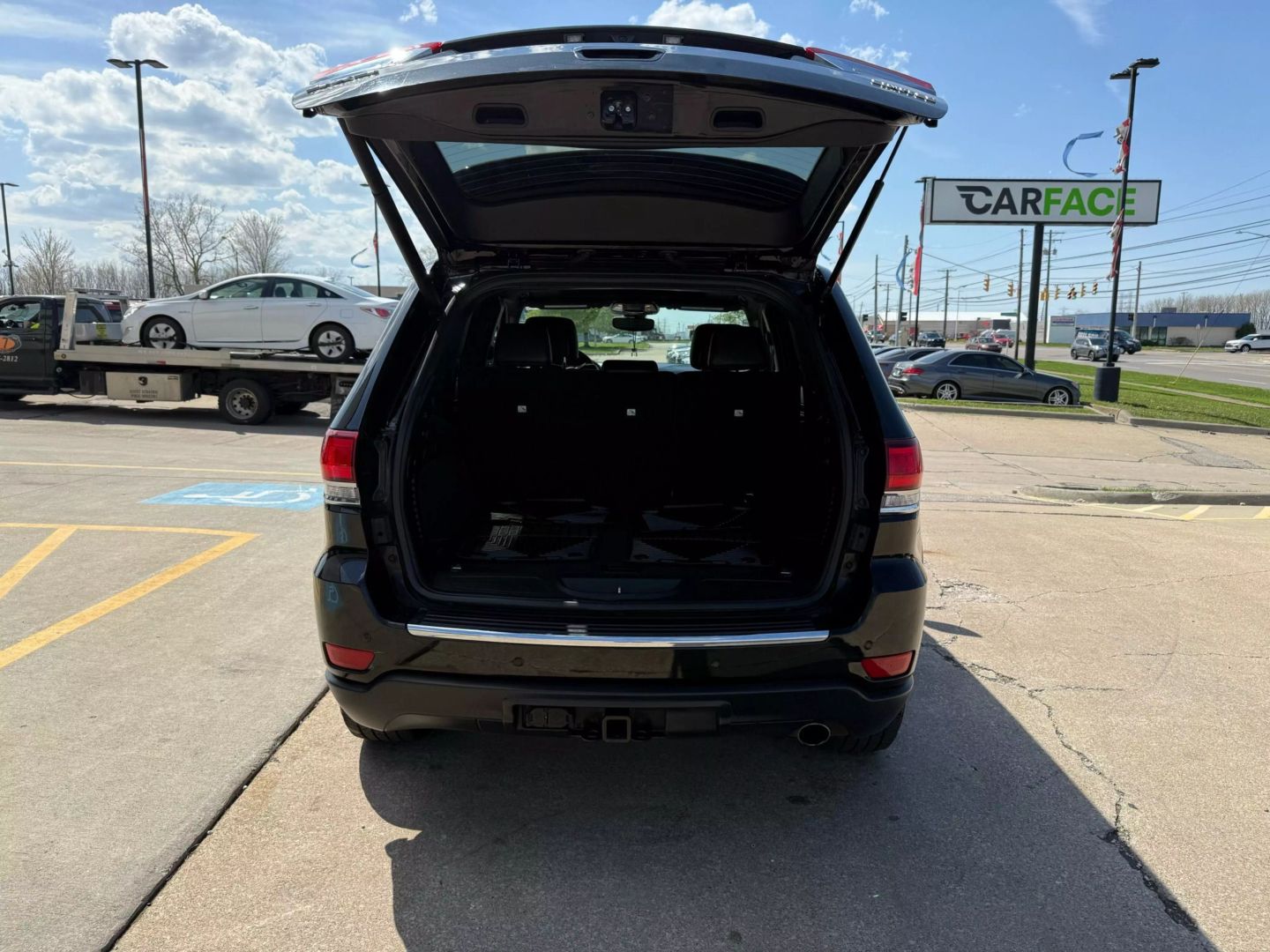 2020 Jeep Grand Cherokee - Image 11