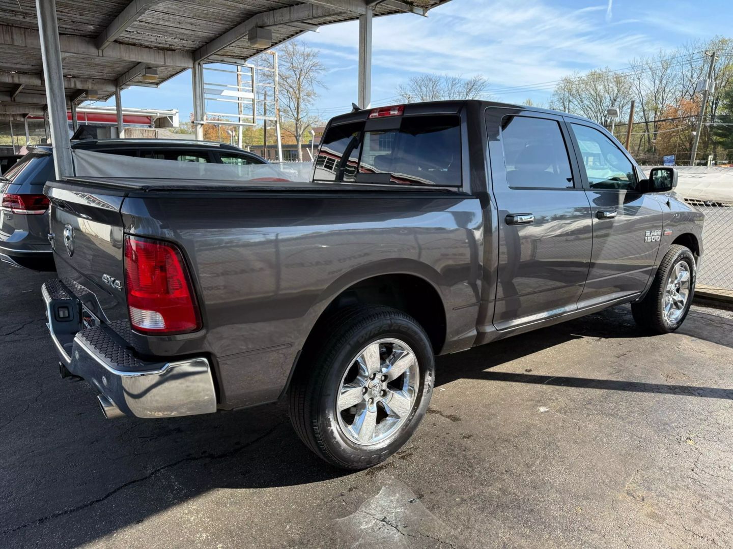 2017 Ram 1500 Crew Cab - Image 13