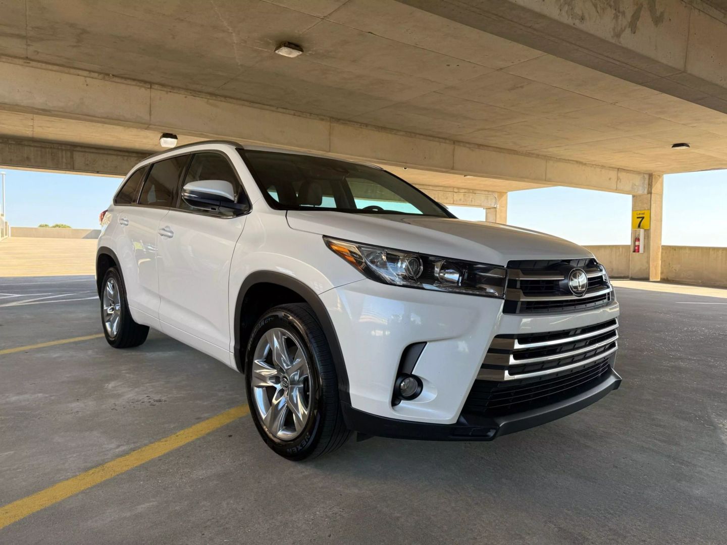 2018 Toyota Highlander - Image 8
