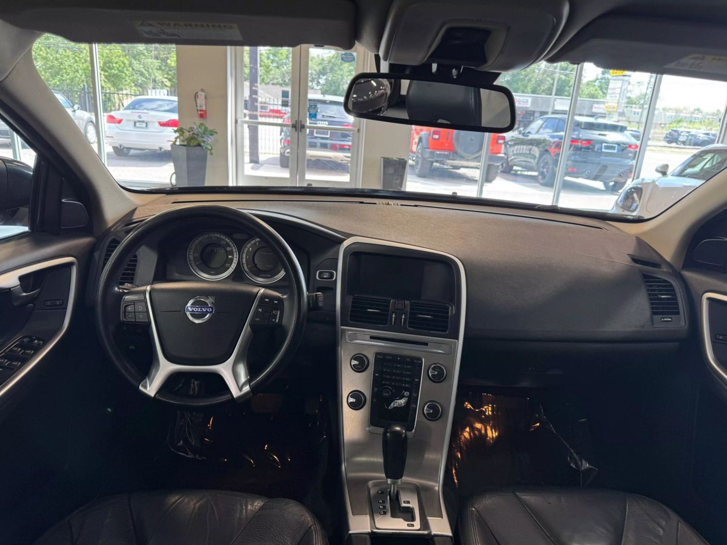 2012 Volvo Xc60 3.2 Sport Utility 4d - Image 9