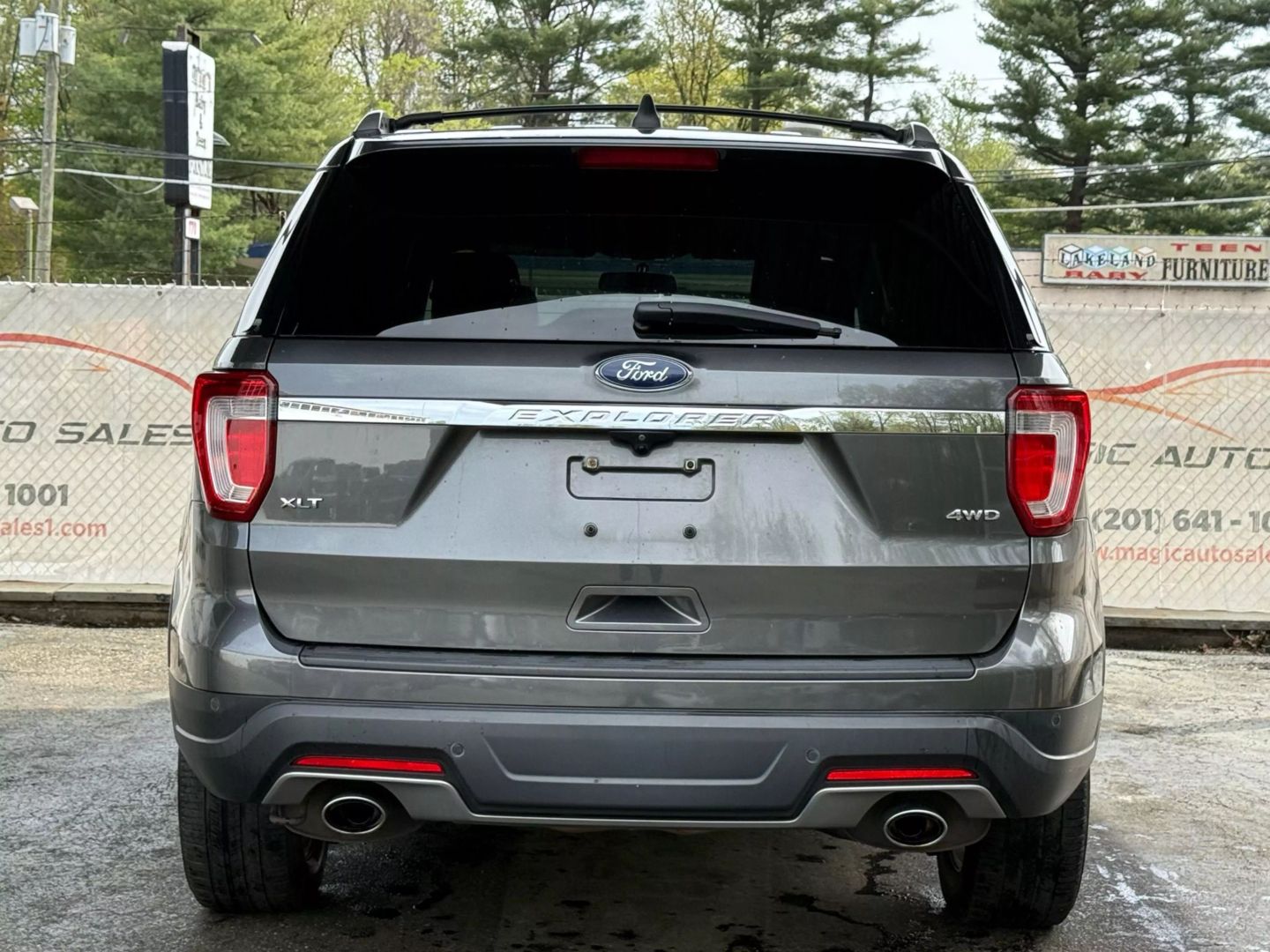 2018 Ford Explorer - Image 10