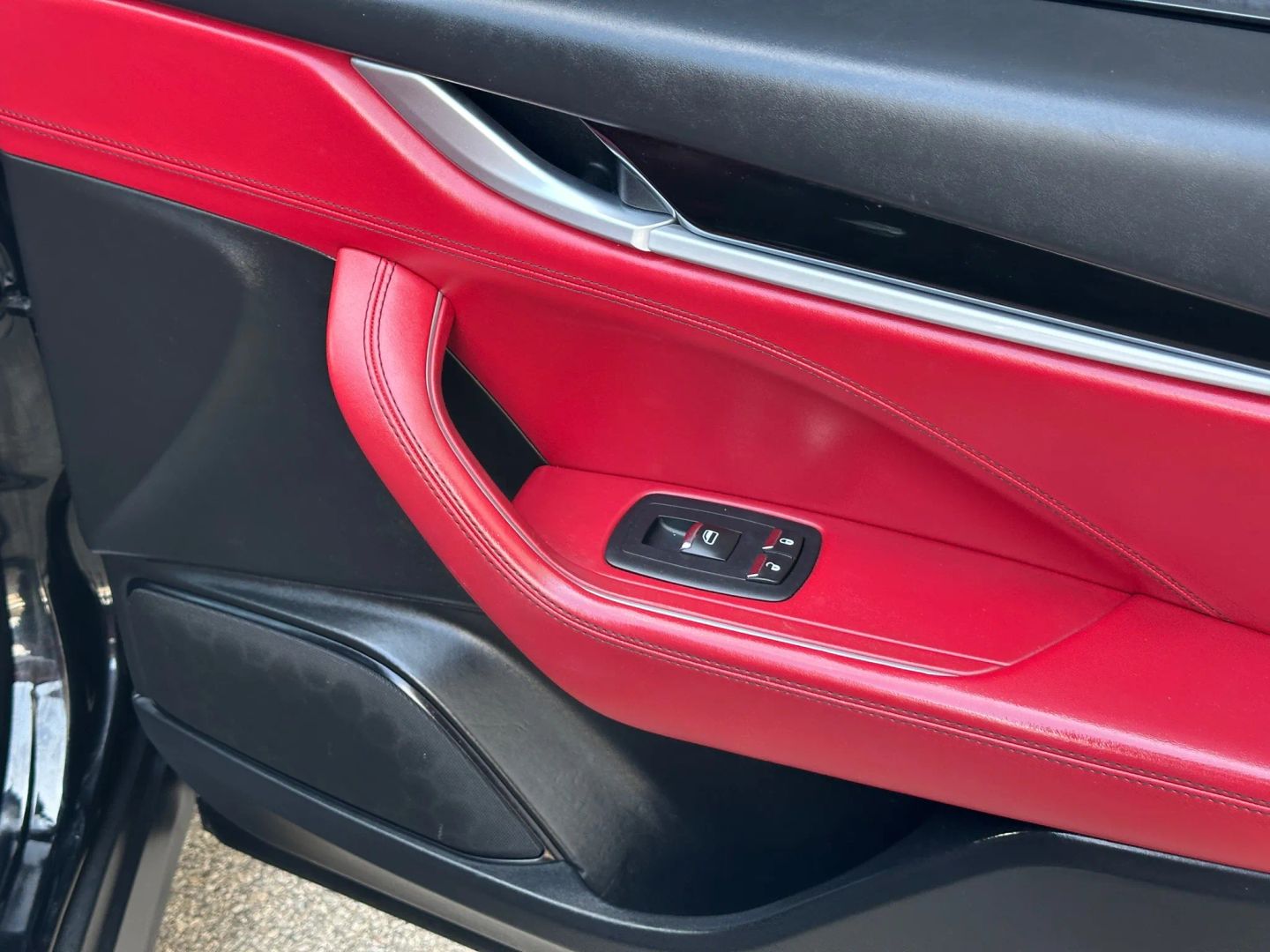 2017 Maserati Levante - Image 19