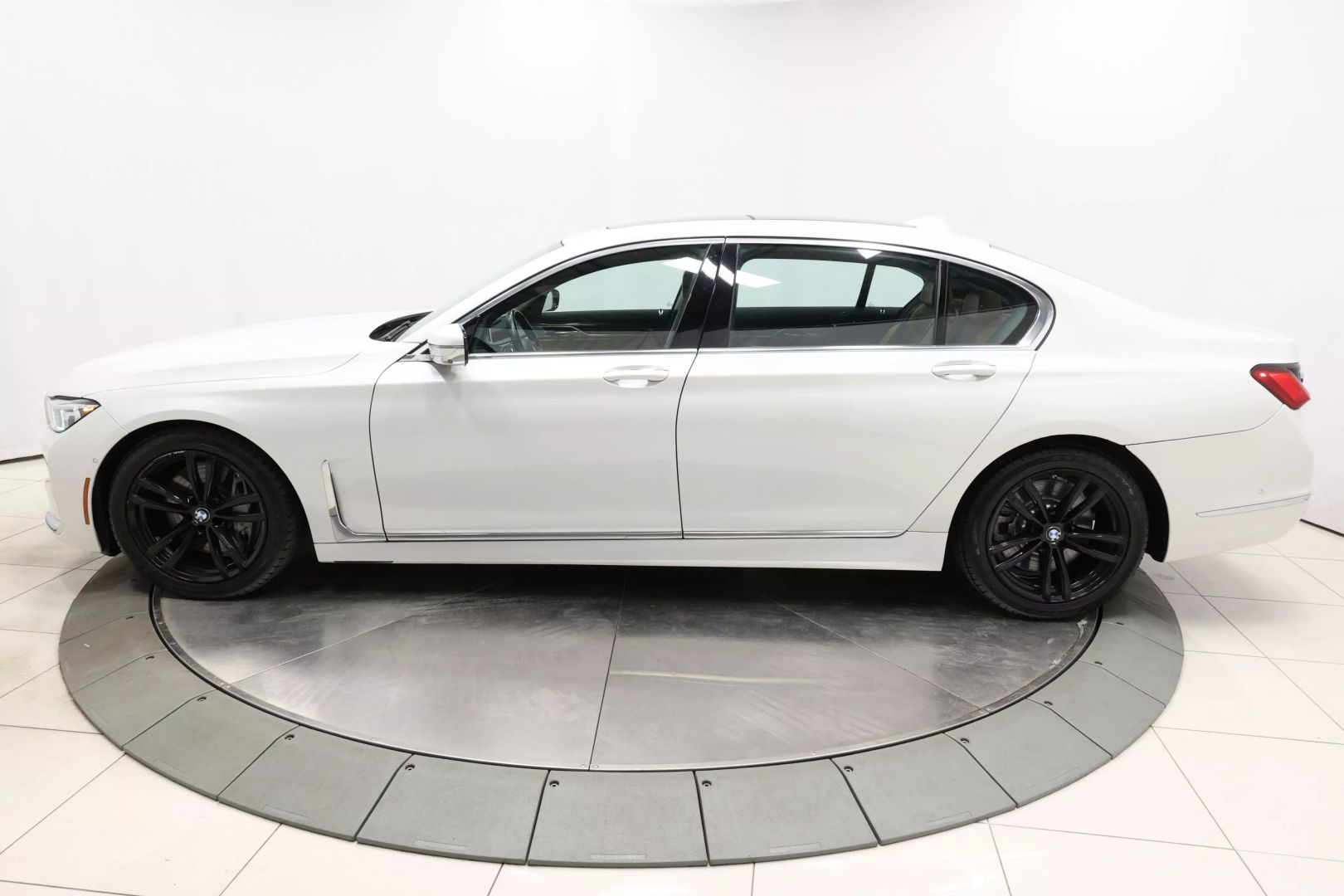 2021 Bmw 7 Series - Image 6