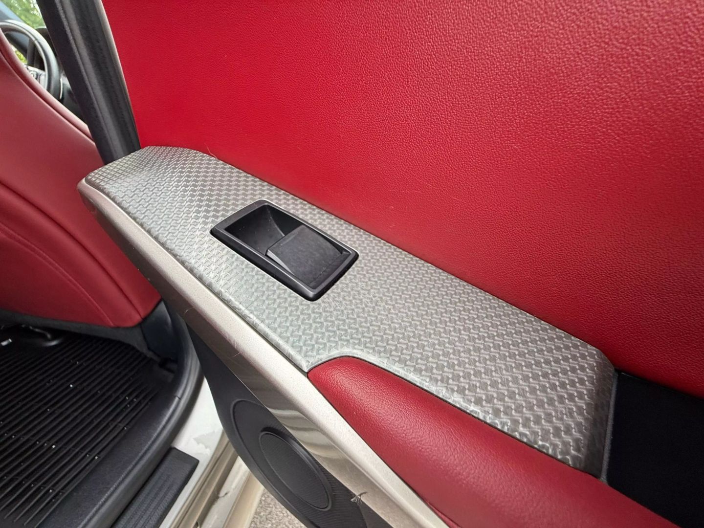 2015 Lexus Is - Image 15