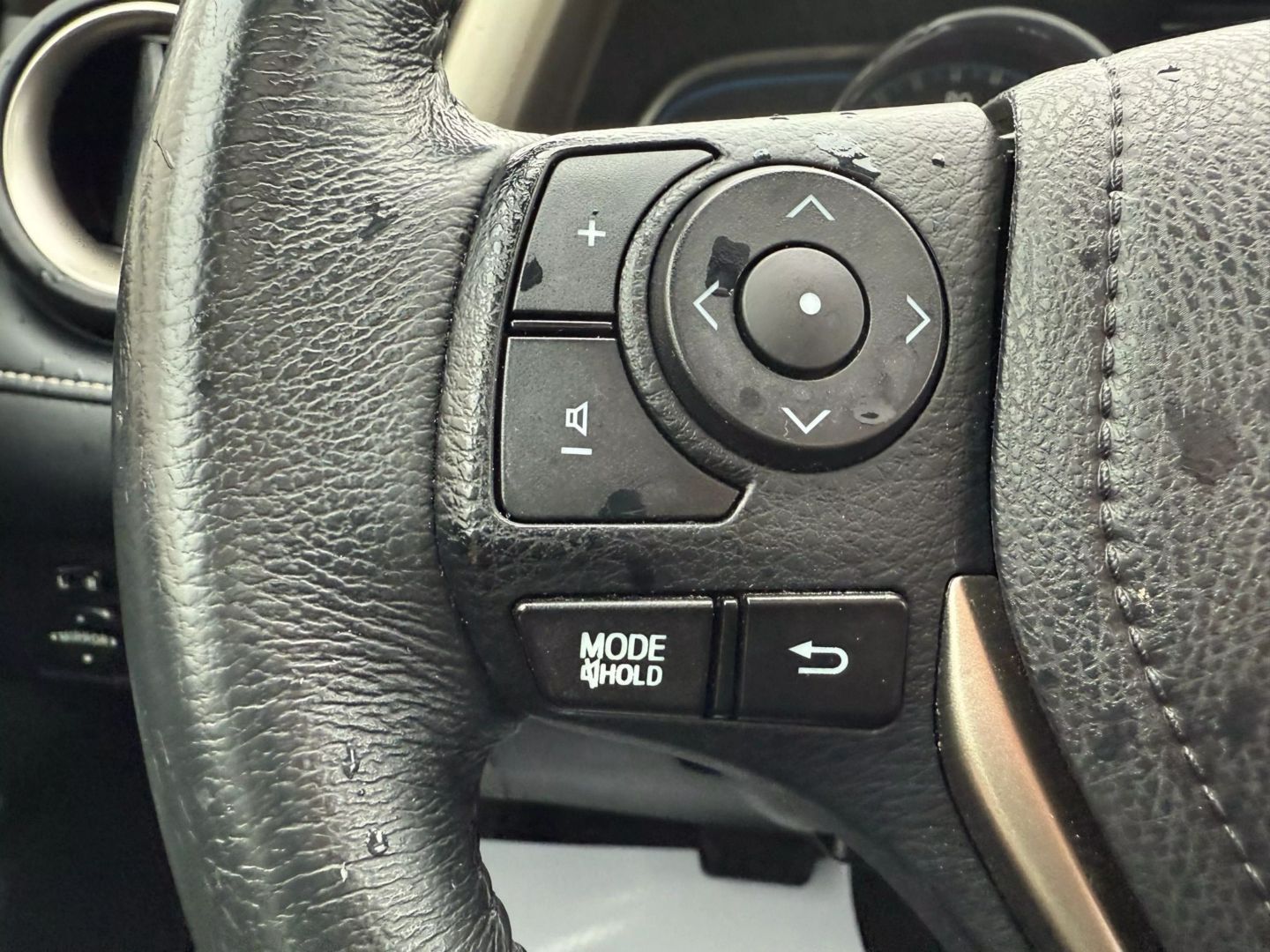 2015 Toyota Rav4 - Image 32