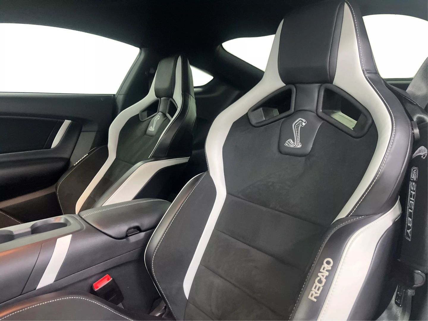 2021 Ford Mustang - Image 18