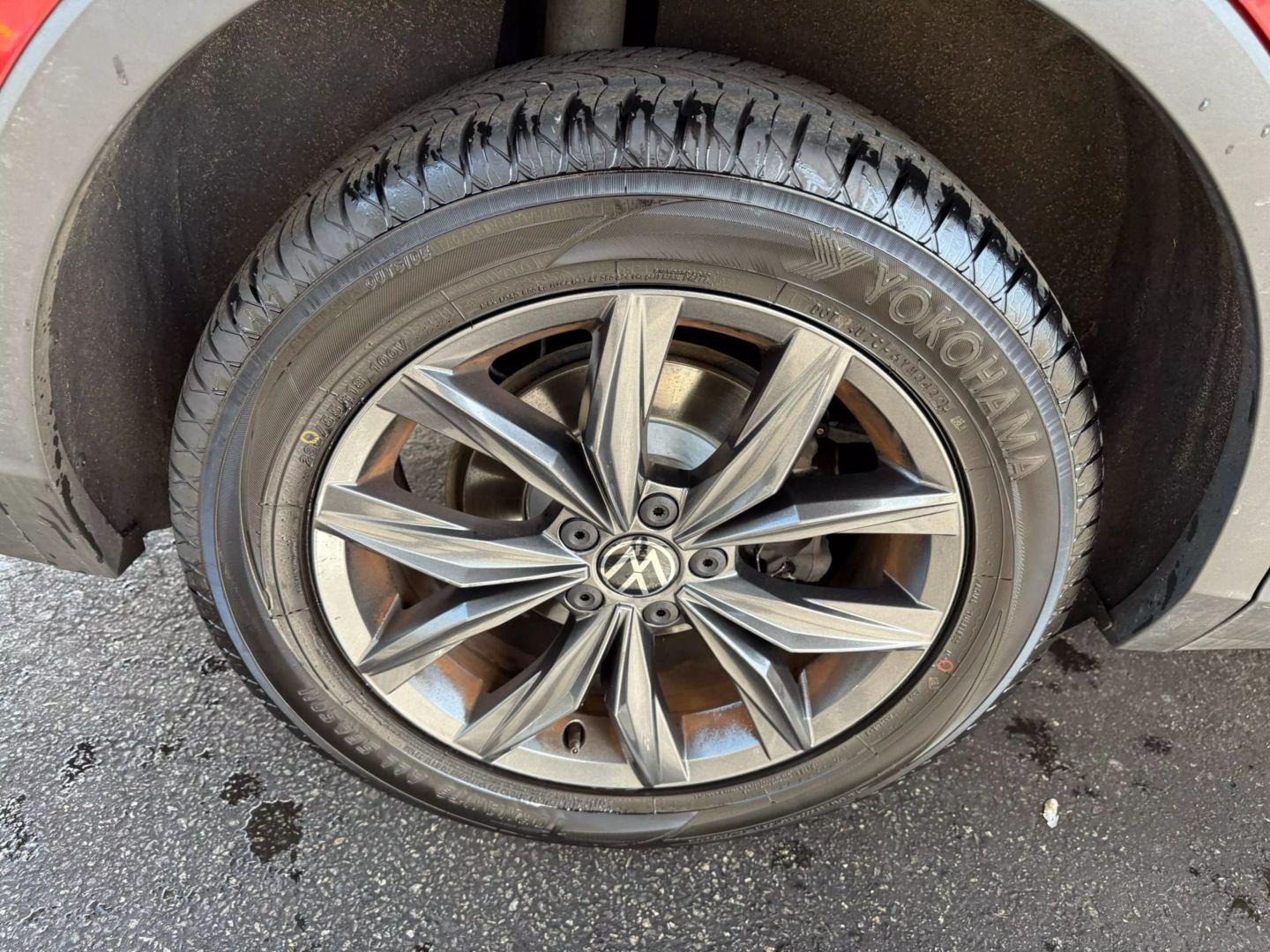 2022 Volkswagen Tiguan - Image 48