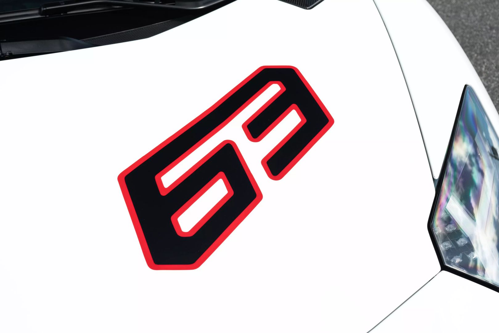 2021 Lamborghini Aventador - Image 12
