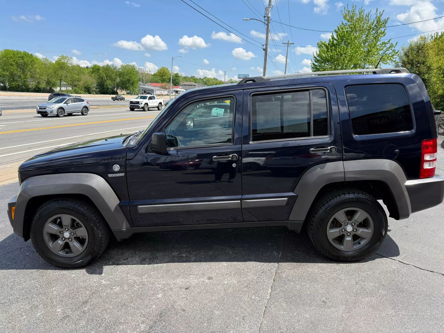 Image 3 of 2012 JEEP LIBERTY