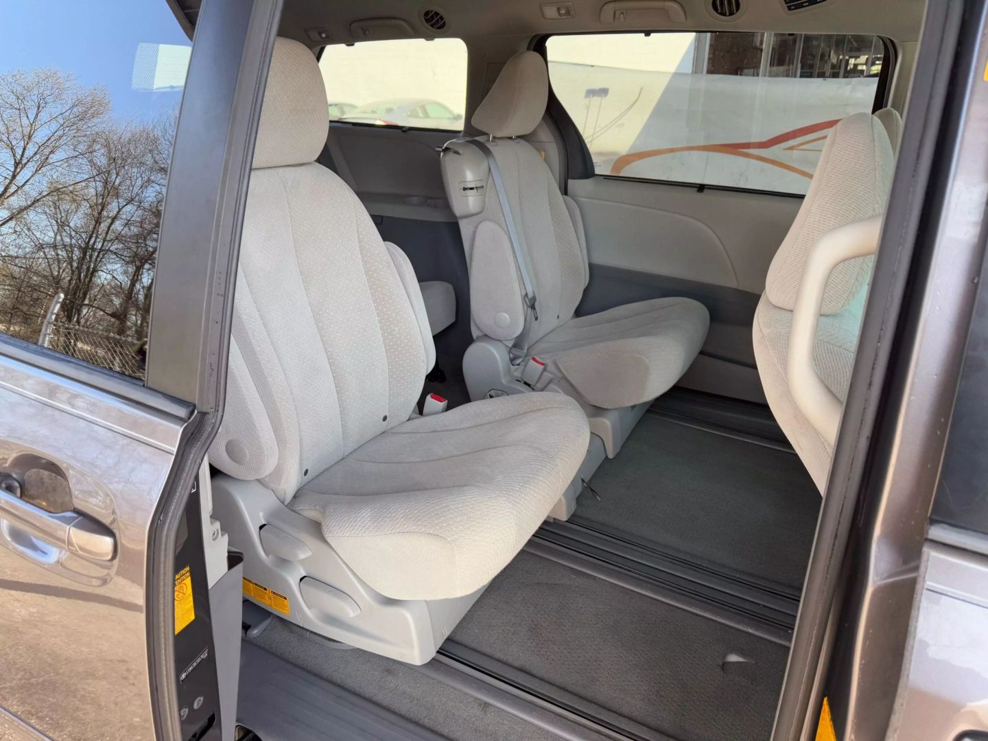 2013 Toyota Sienna - Image 16