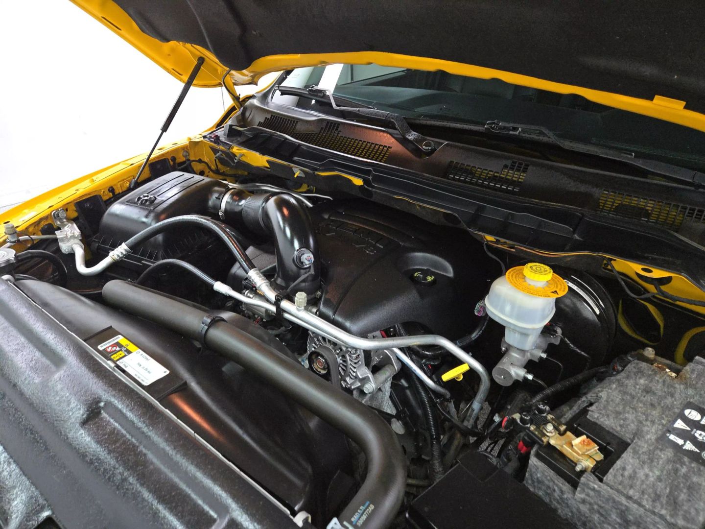 2016 Ram 1500 Crew Cab - Image 22