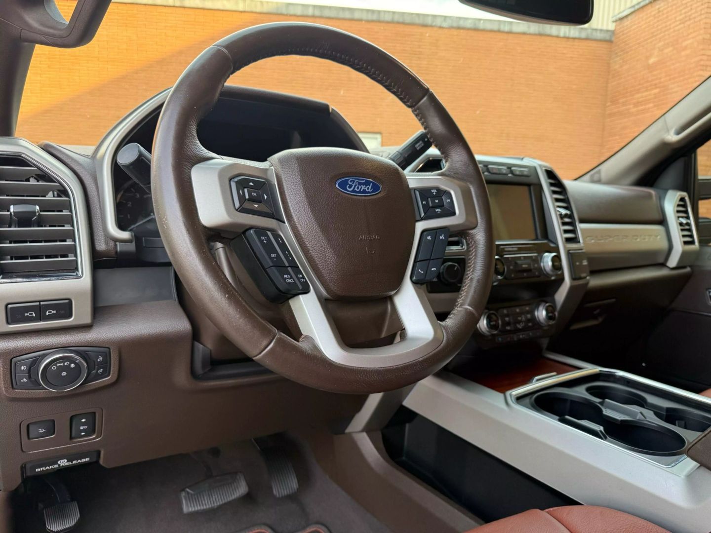 2021 Ford F250 Super Duty Crew Cab - Image 11