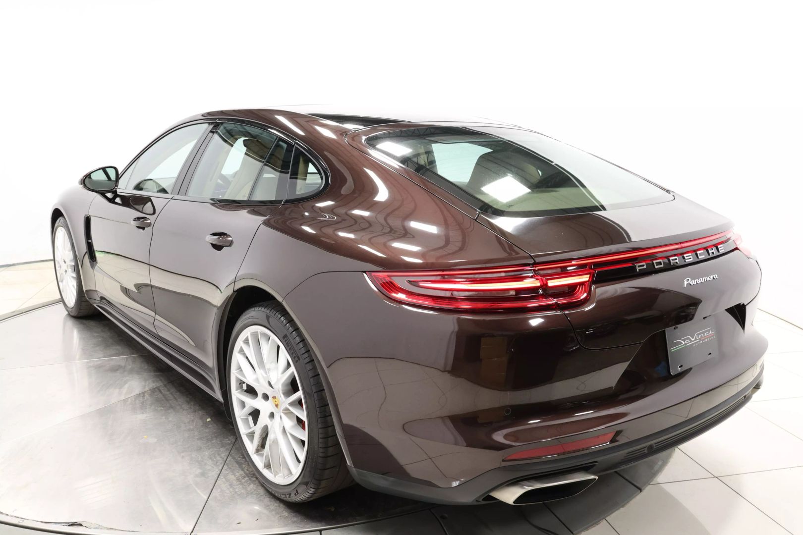 2017 Porsche Panamera - Image 58