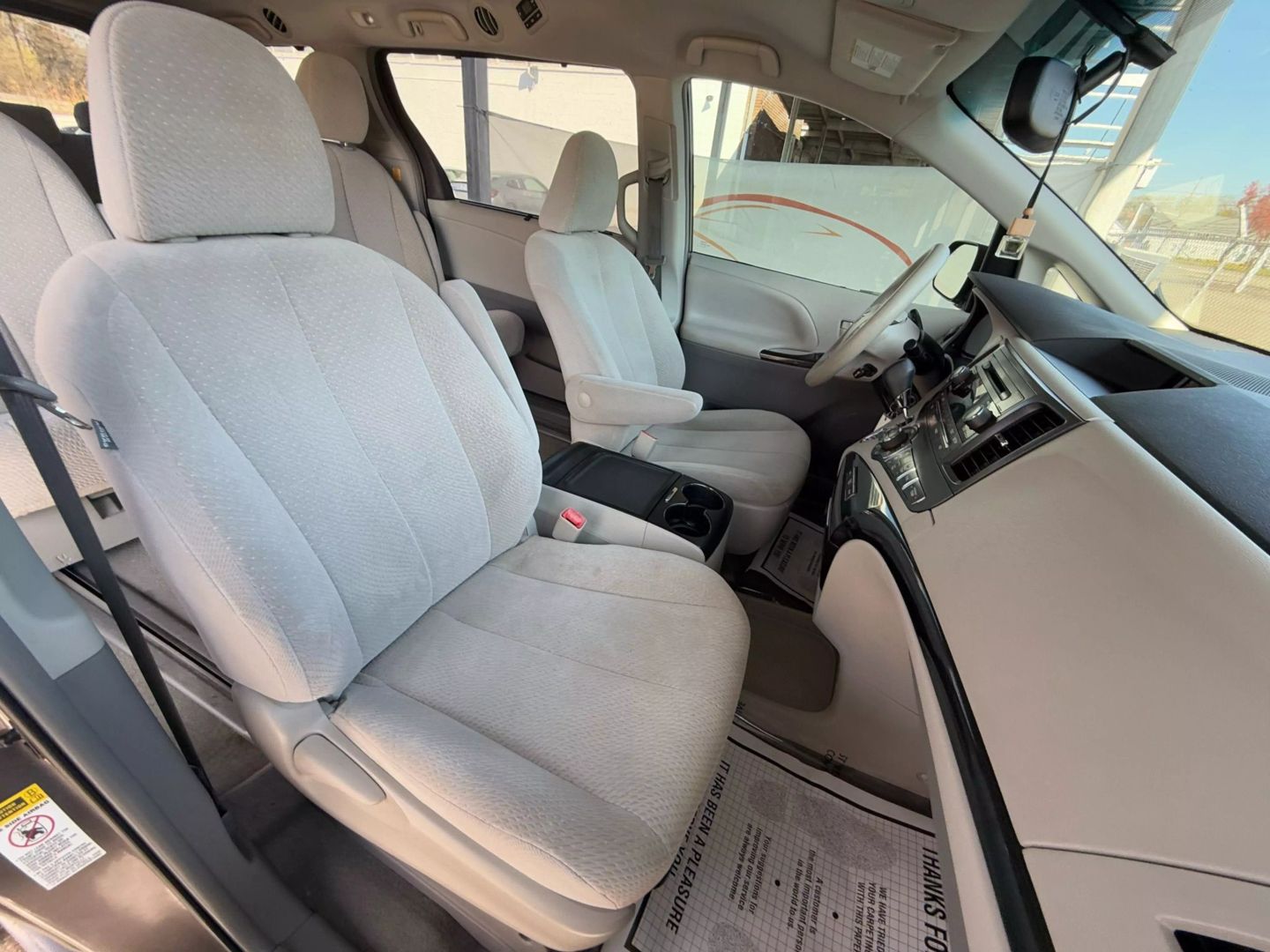 2013 Toyota Sienna - Image 20