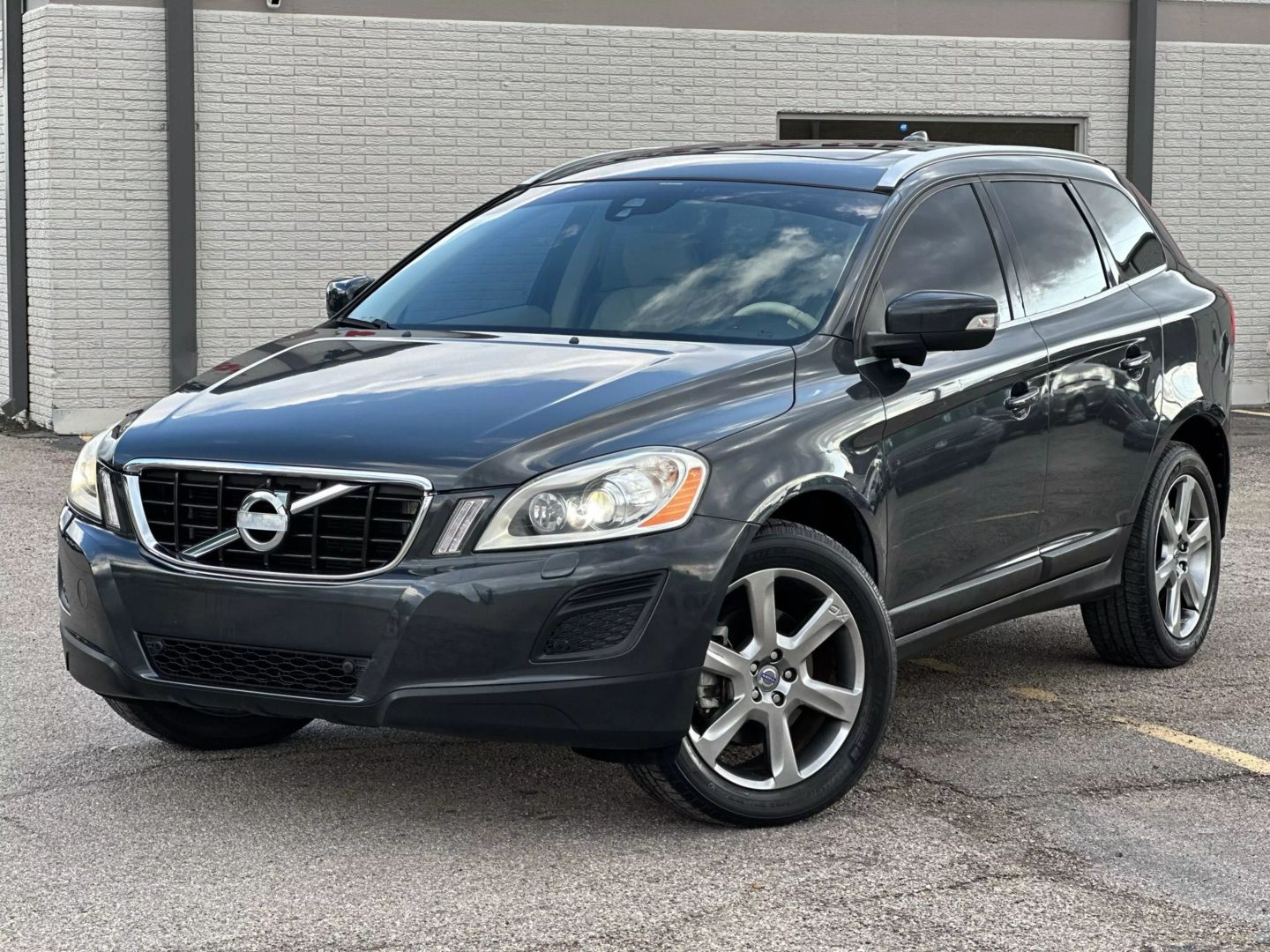 2013 Volvo Xc60 - Image 2