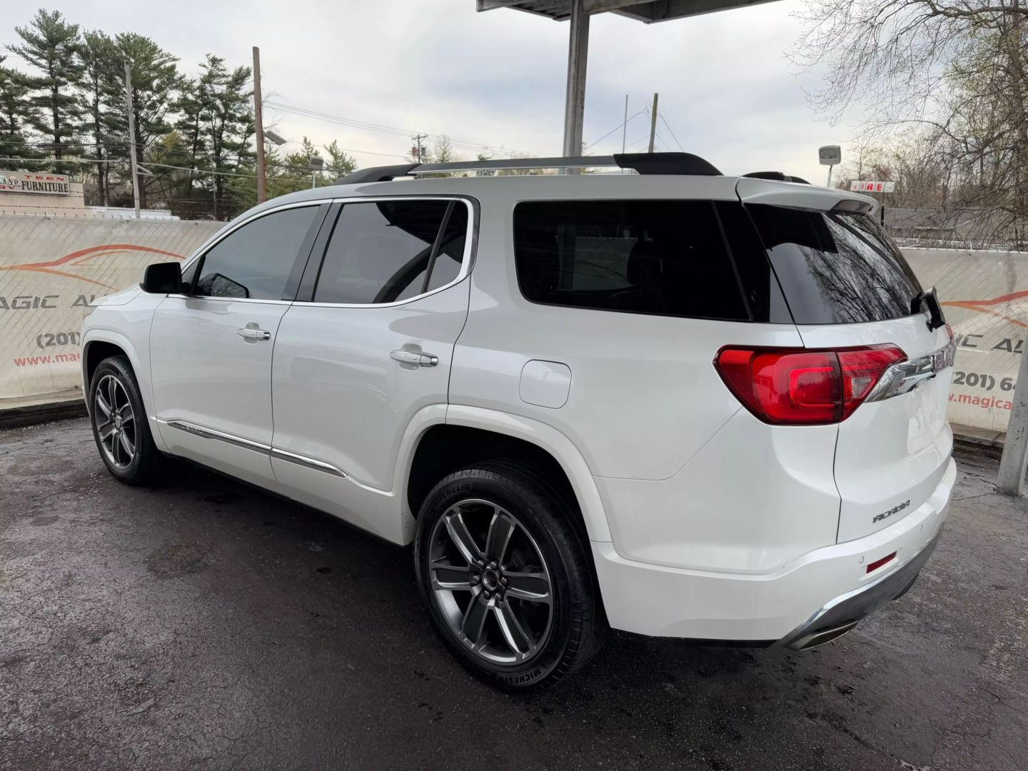 2017 Gmc Acadia - Image 13