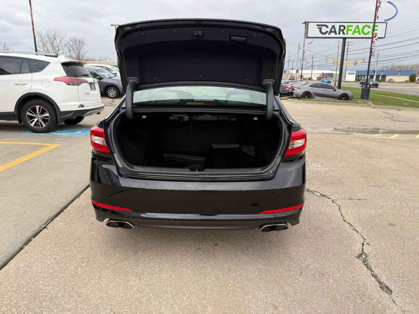 2015 Hyundai Sonata - Image 12