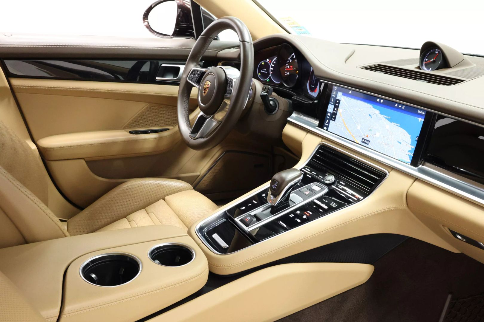 2017 Porsche Panamera - Image 94