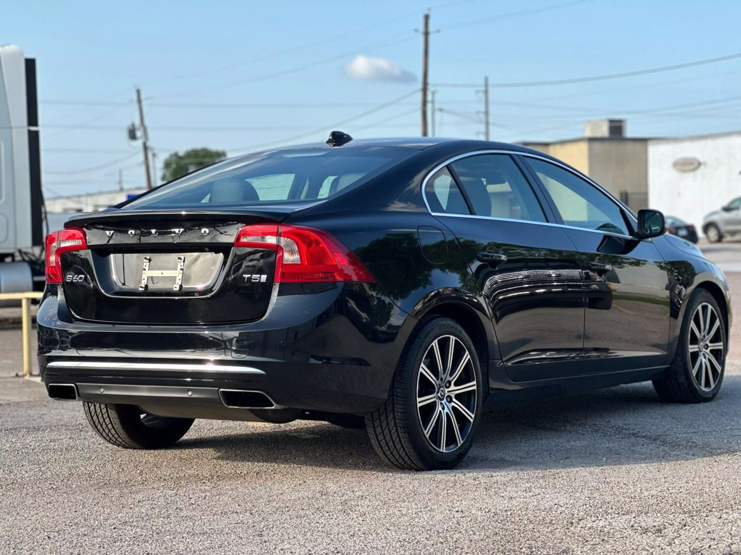 2016 Volvo S60 - Image 7