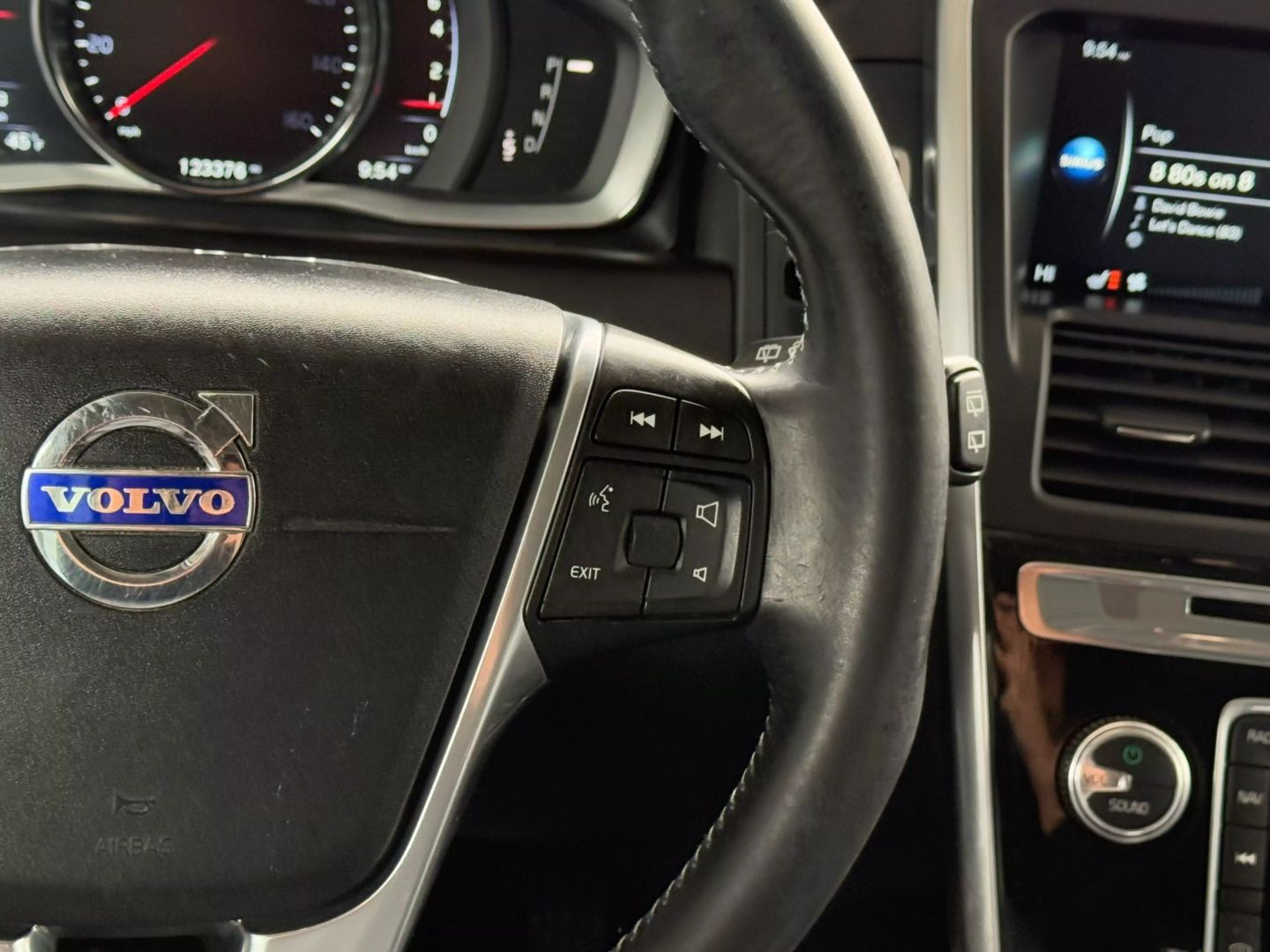 2016 Volvo Xc60 - Image 34