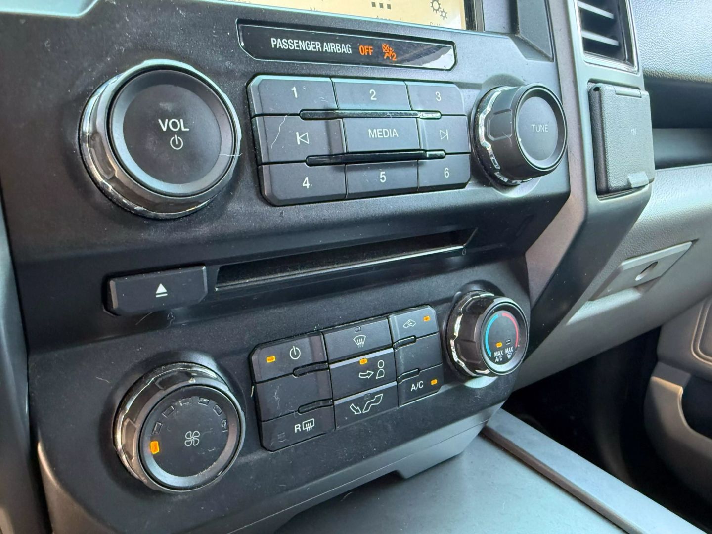 2018 Ford F150 Supercrew Cab - Image 21