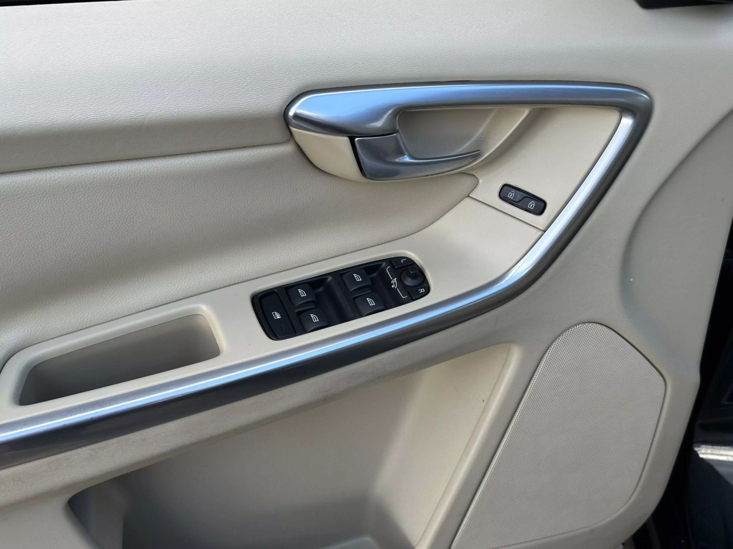 2013 Volvo Xc60 - Image 13