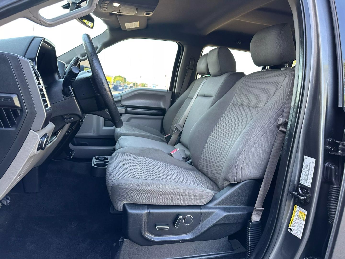 2015 Ford F150 Supercrew Cab - Image 13