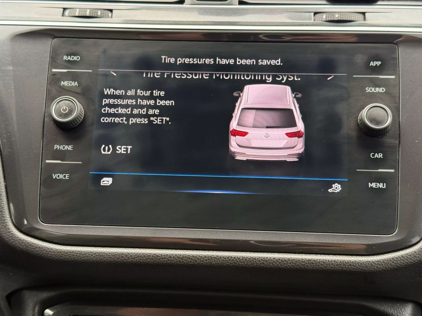 2021 Volkswagen Tiguan - Image 37