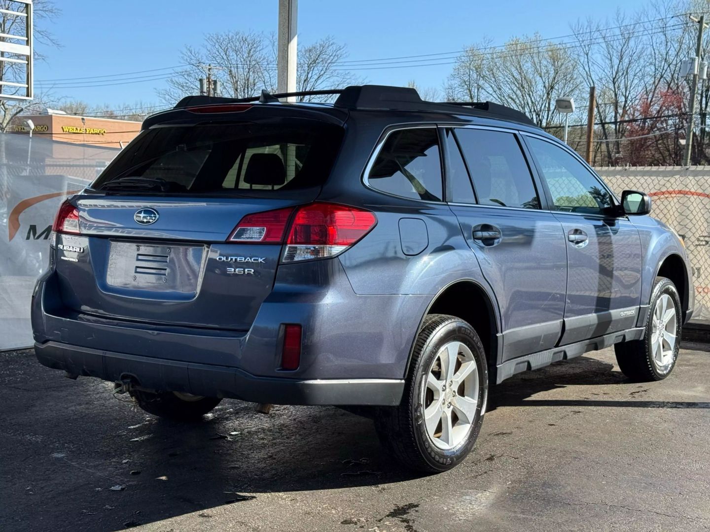 2014 Subaru Outback - Image 11