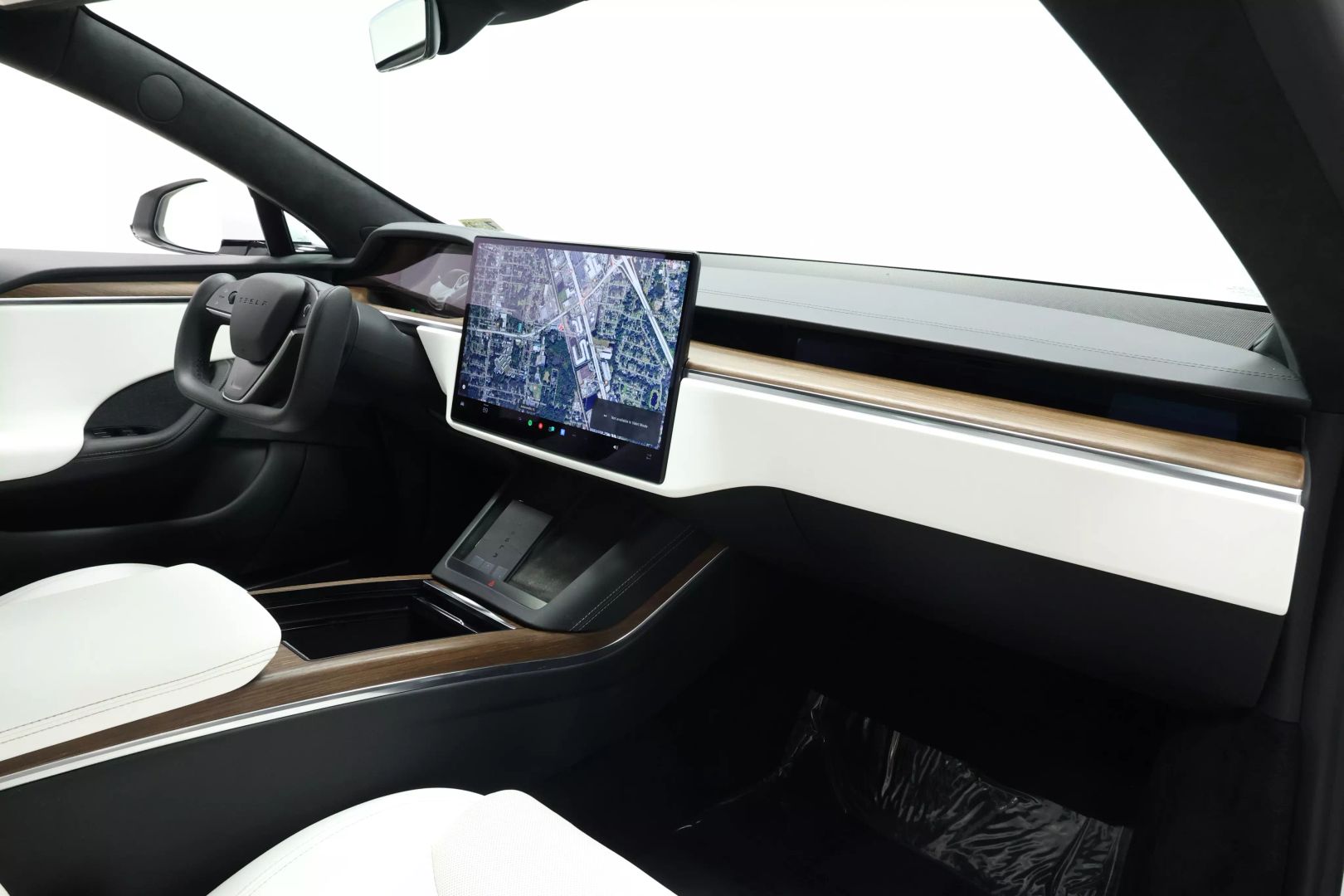 2022 Tesla Model S - Image 81