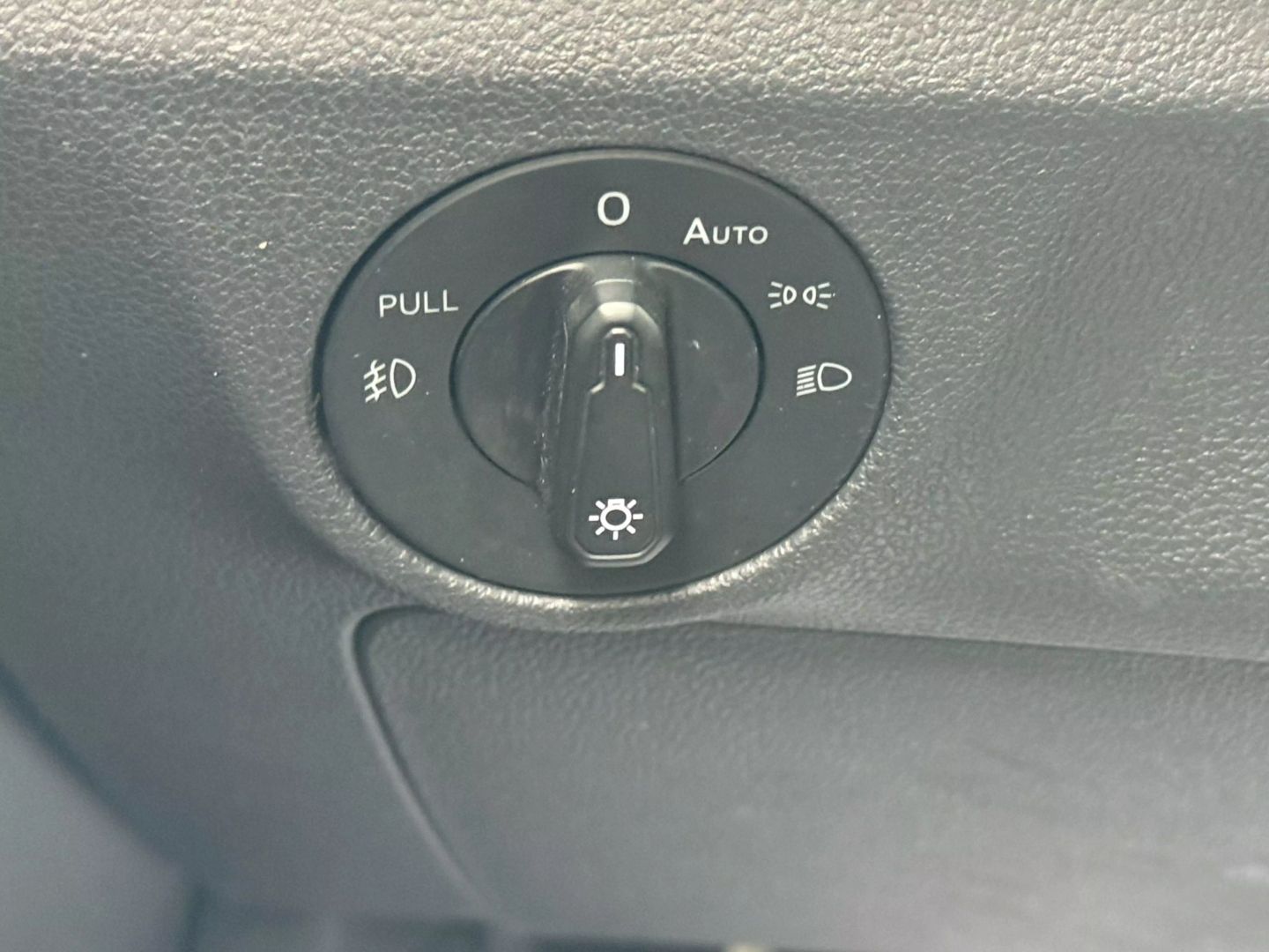 2020 Volkswagen Jetta - Image 39