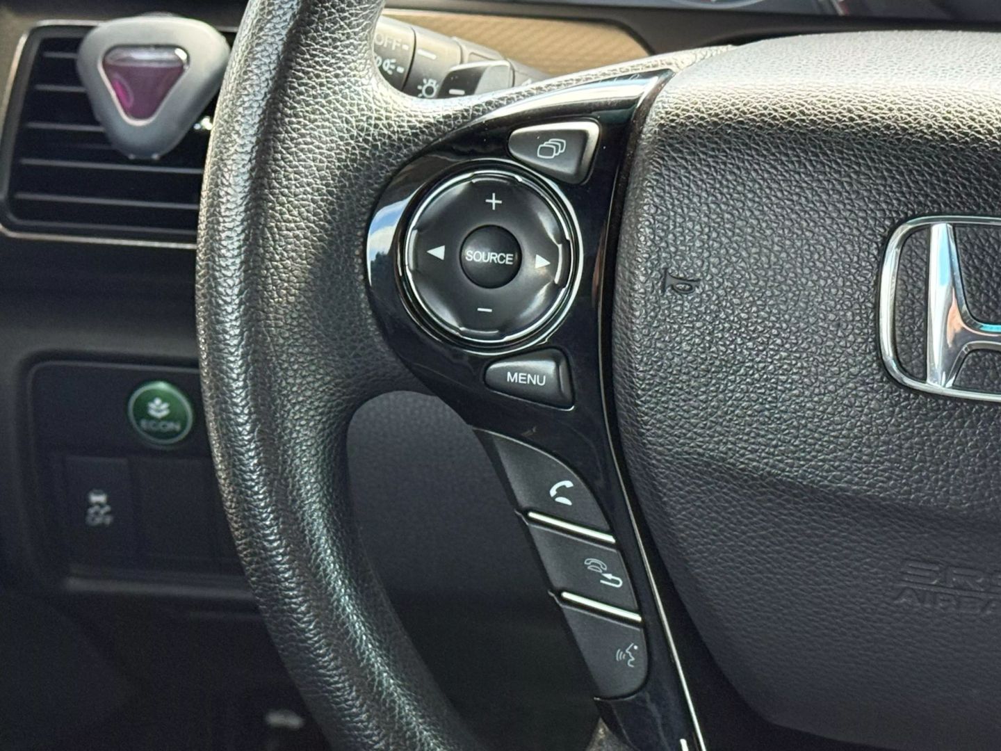 2017 Honda Accord - Image 29