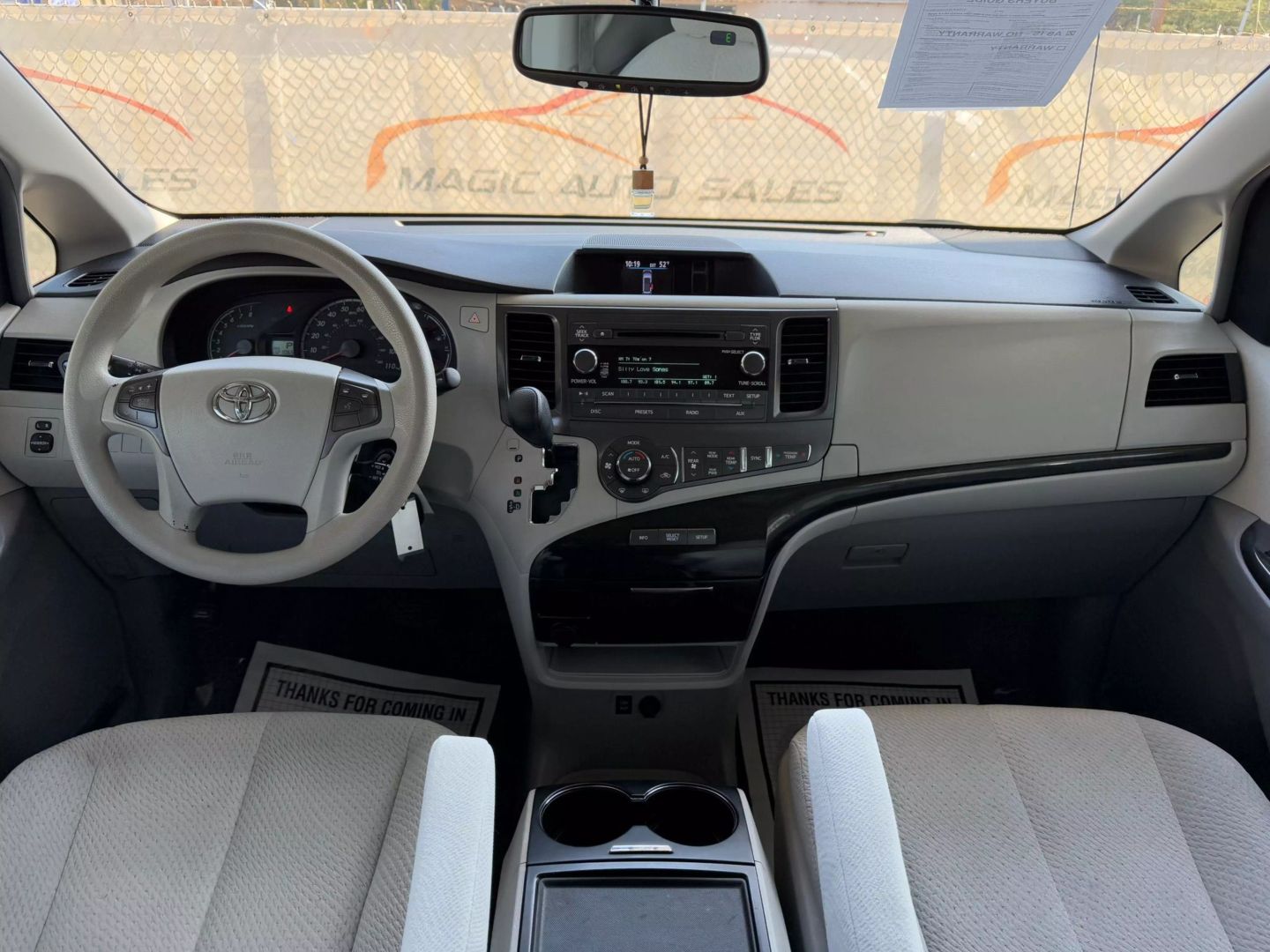 2013 Toyota Sienna - Image 21