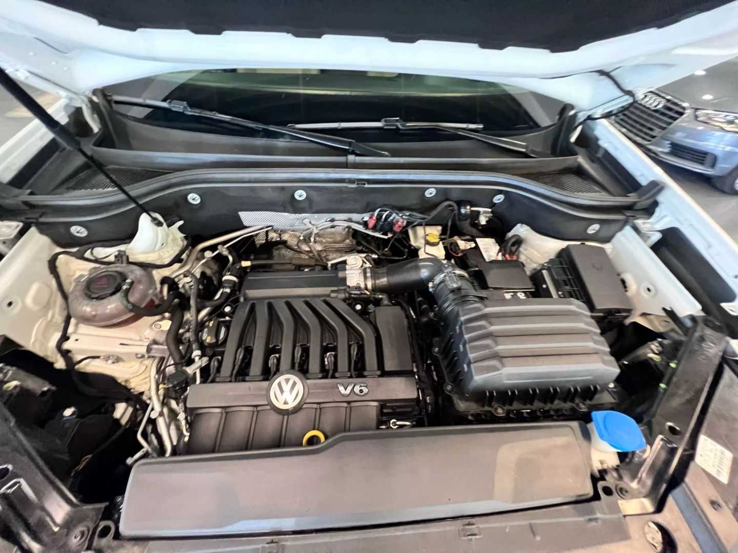 2019 Volkswagen Atlas Sel R-line Sport Utility 4d - Image 40