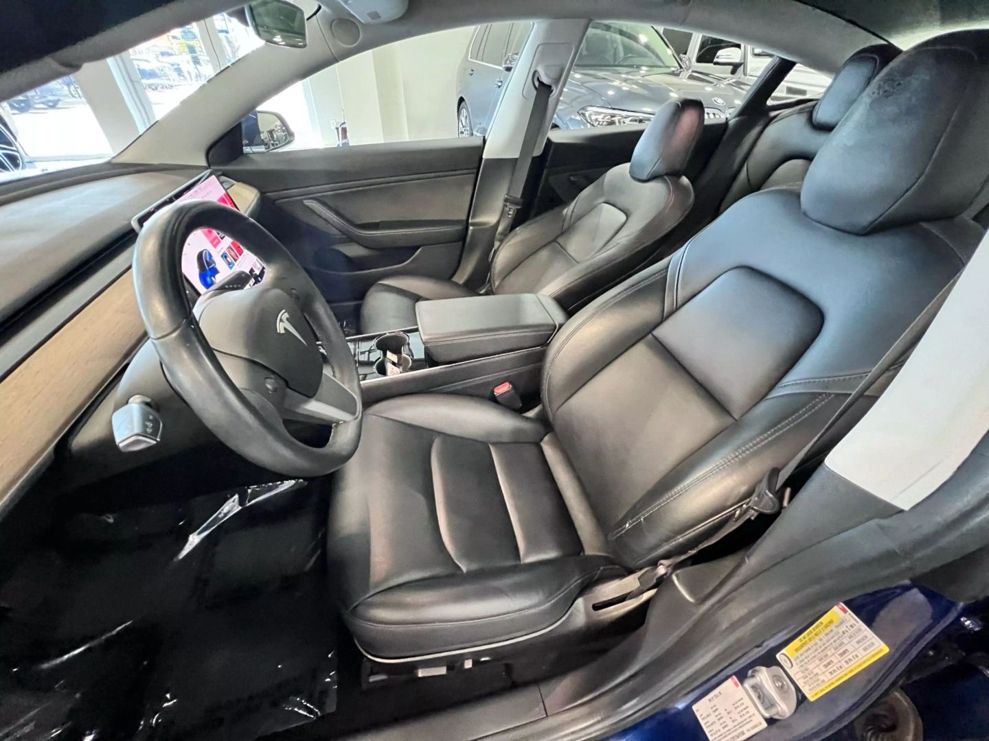 2018 Tesla Model 3 Mid Range Sedan 4d - Image 13