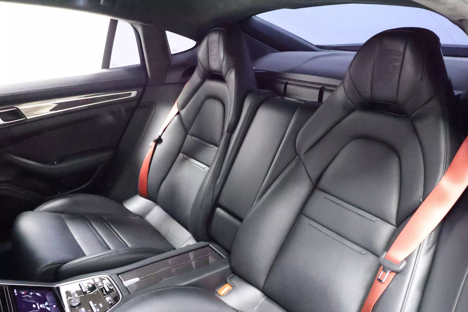 2017 Porsche Panamera - Image 61