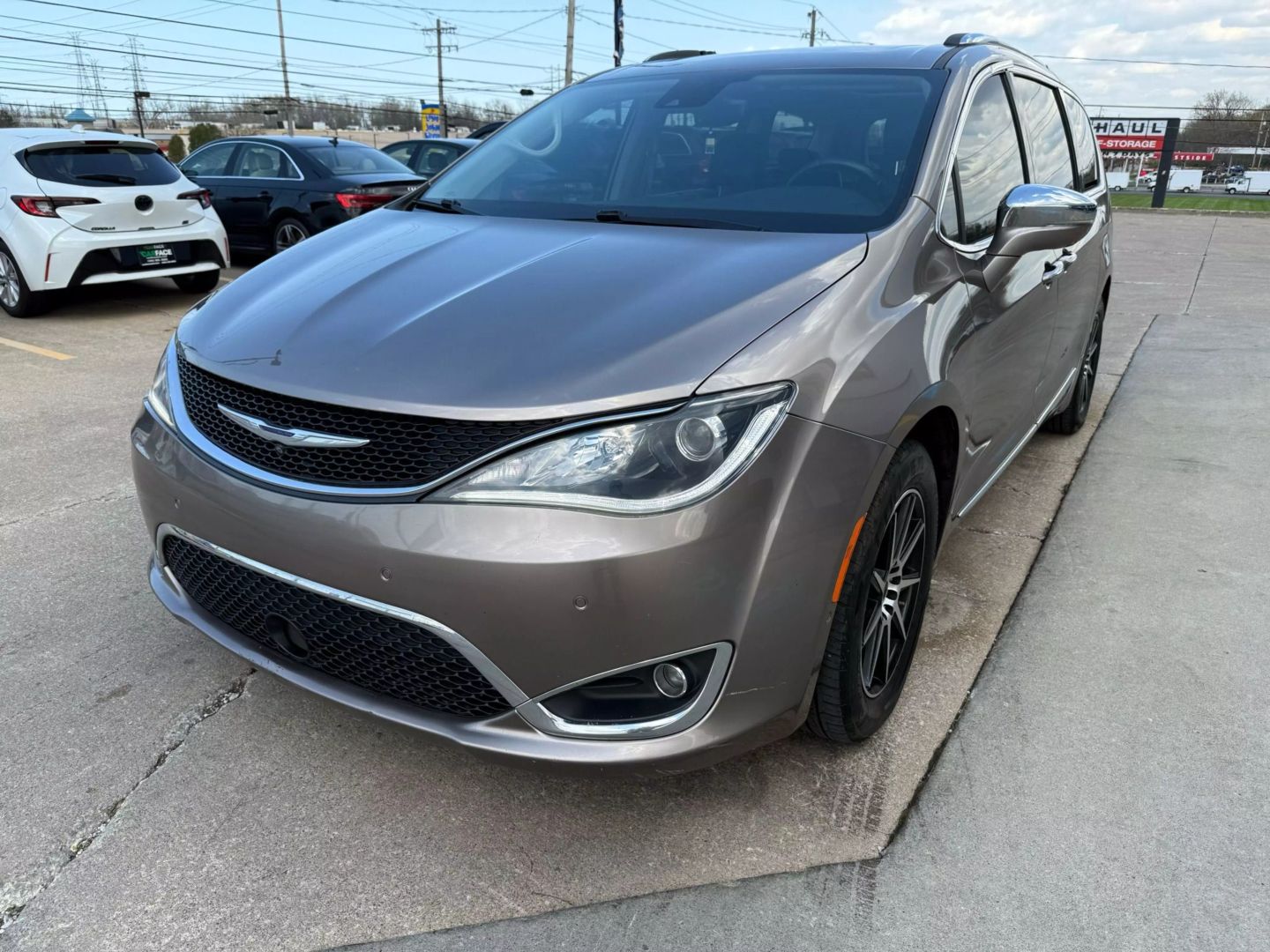 2017 Chrysler Pacifica - Image 5