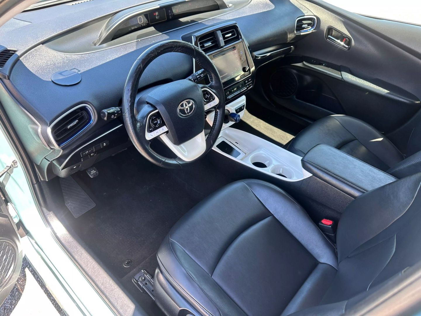 2016 Toyota Prius - Image 13