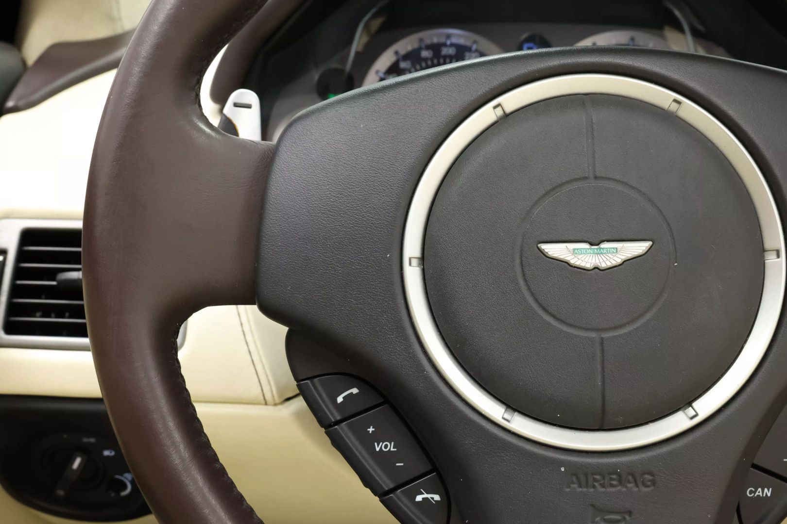 2012 Aston Martin Virage - Image 22
