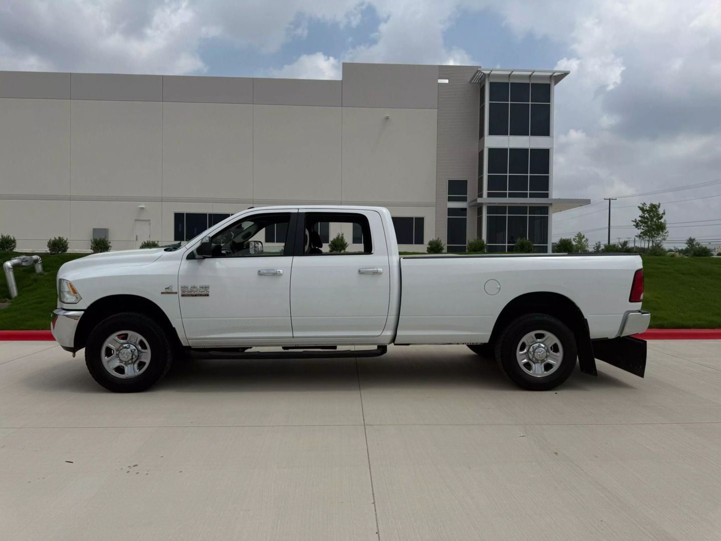 2018 Ram 3500 Crew Cab - Image 29