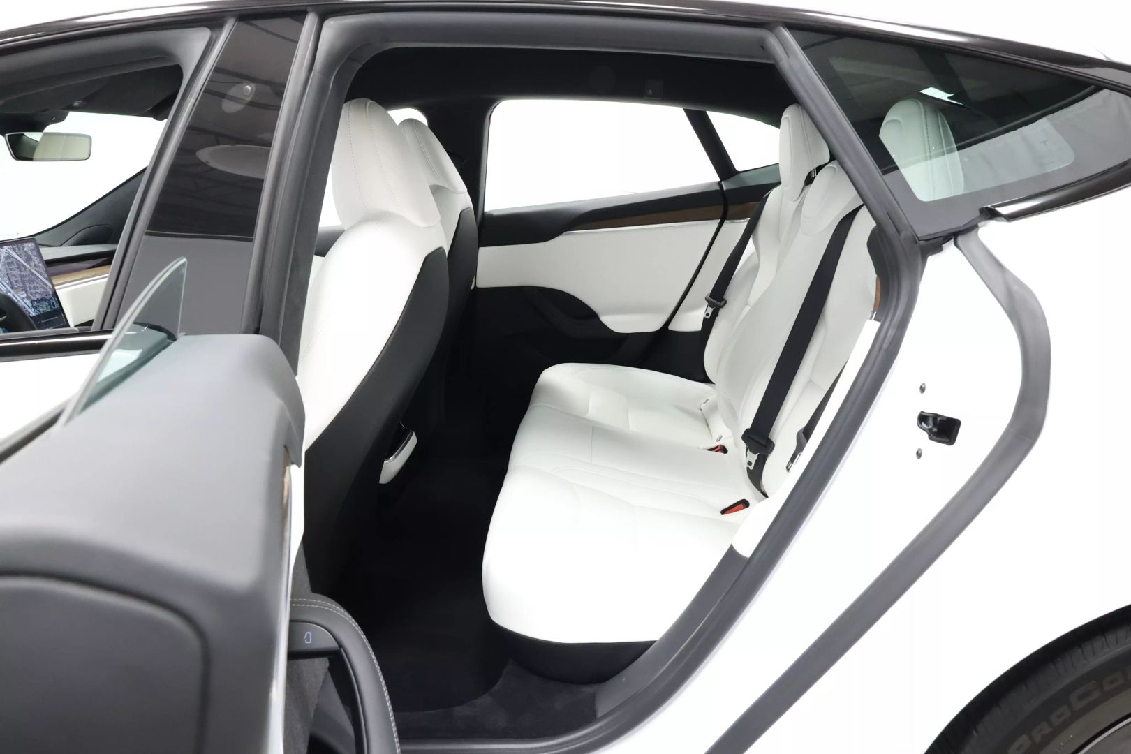2022 Tesla Model S - Image 44