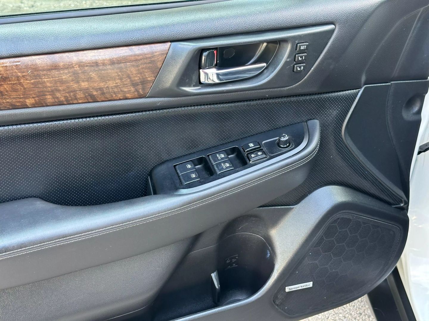 2015 Subaru Outback - Image 12