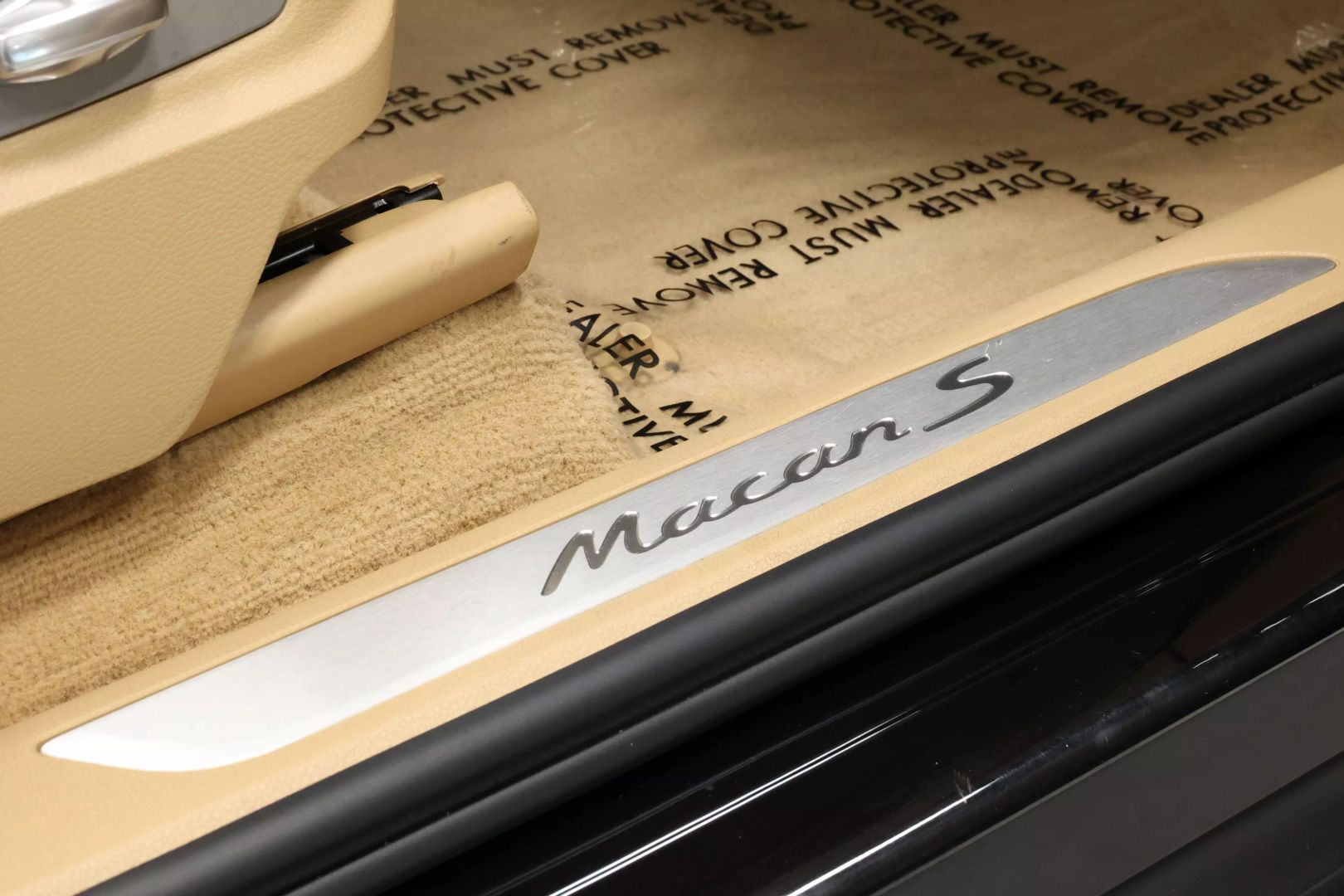 2016 Porsche Macan - Image 78