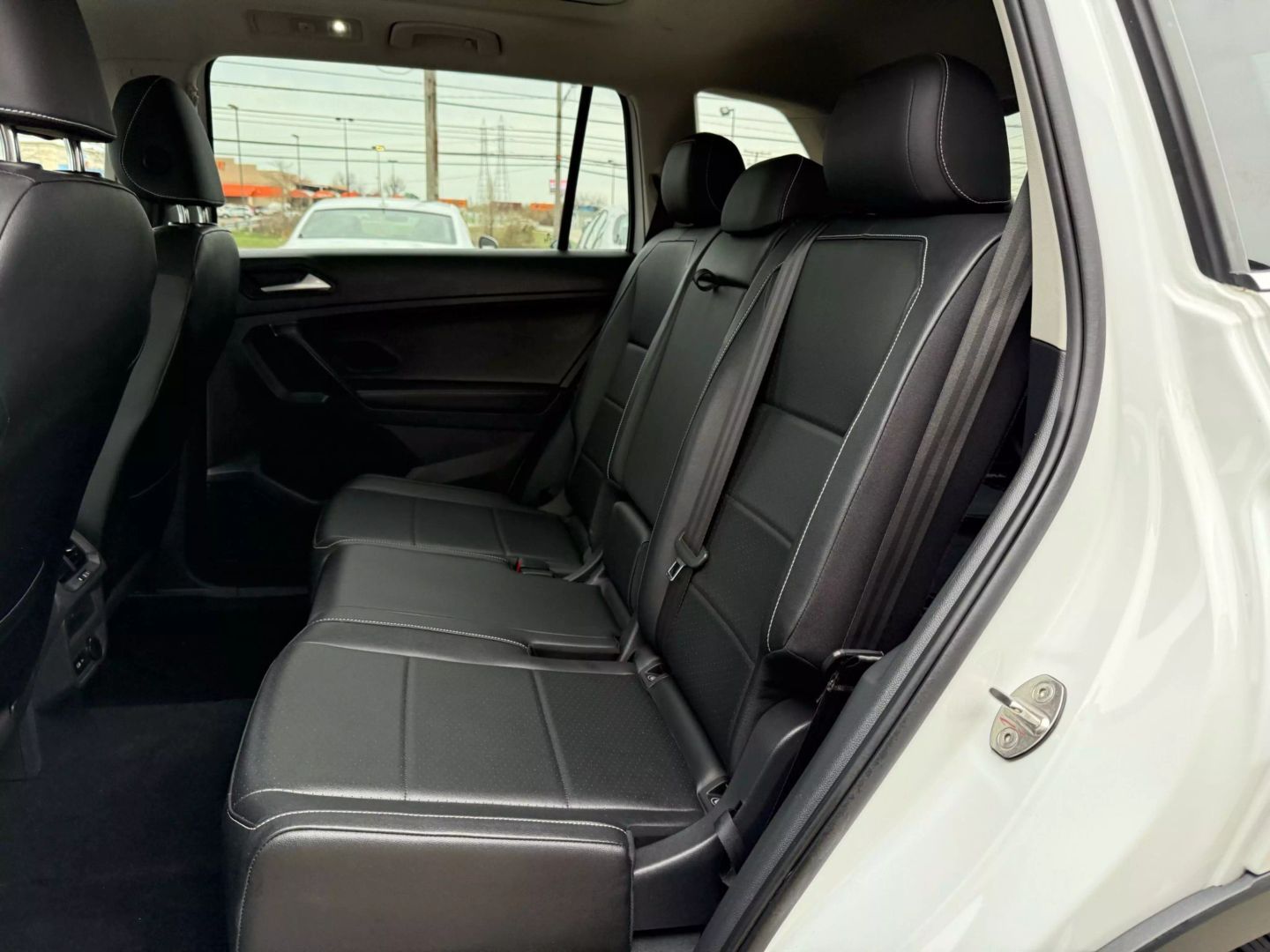 2021 Volkswagen Tiguan - Image 20