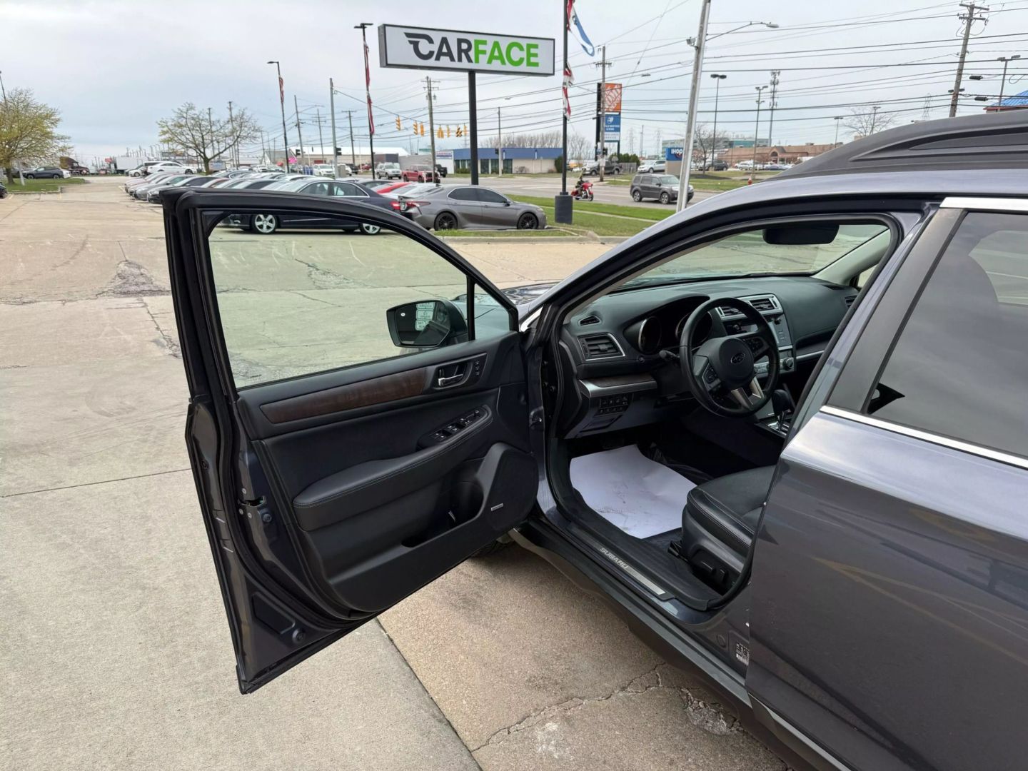 2017 Subaru Outback - Image 17