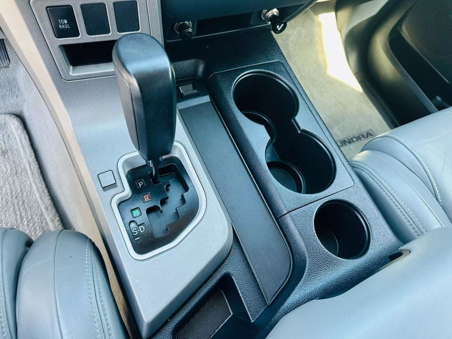 2010 Toyota Tundra Crewmax - Image 19