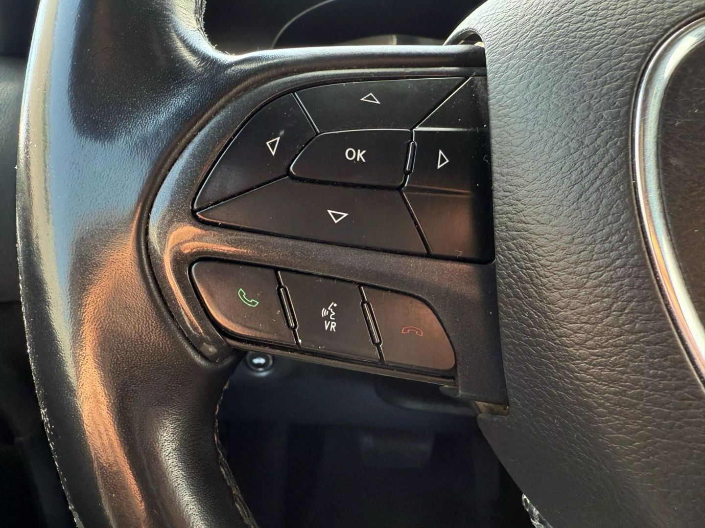 2019 Dodge Charger - Image 28