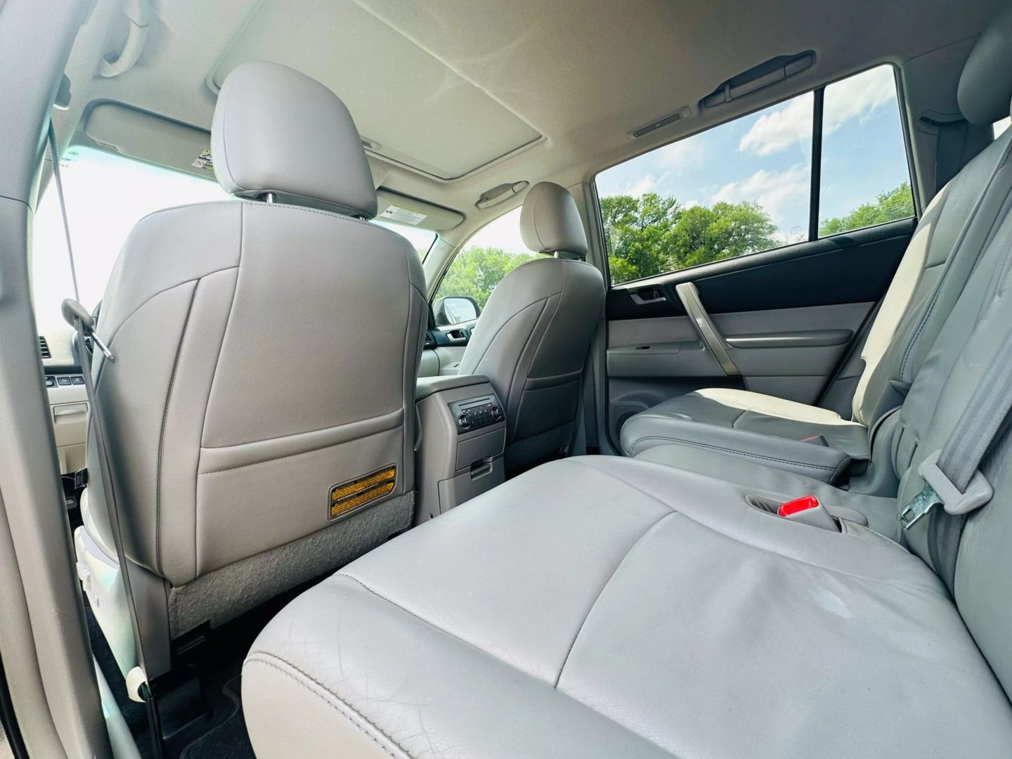 2011 Toyota Highlander - Image 15